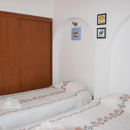 Comfortable In With Shared Pool Albufeira